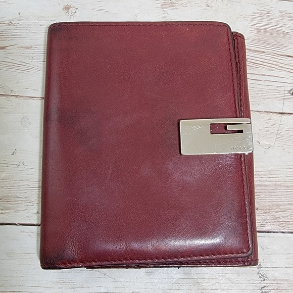 GUCCI vintage G Clip Bifold Wallet Wine Red Leather - Picture 7 of 15